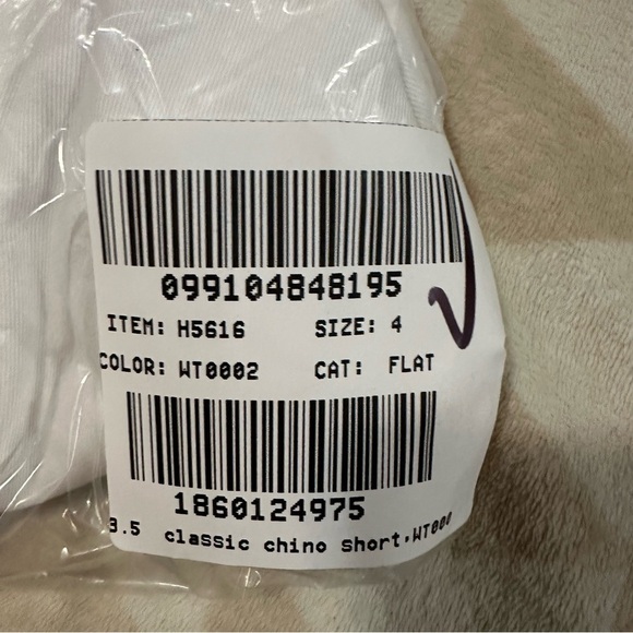 J crew 3.5” classic chino shorts in white - Picture 3 of 3